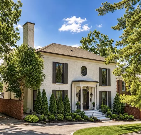 2126 Golf Club Ln, Nashville, TN 37215