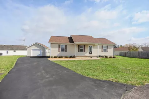45 Kellie Ct, Lafayette, TN 37083