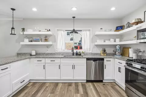 Kitchen - 212 E Clark Blvd, Murfreesboro, TN 37130 photo 2 of 4