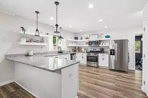 Kitchen - 212 E Clark Blvd, Murfreesboro, TN 37130 photo 3 of 4