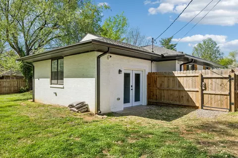 Exterior - 212 E Clark Blvd, Murfreesboro, TN 37130 photo 4 of 8