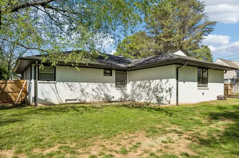 Exterior - 212 E Clark Blvd, Murfreesboro, TN 37130 photo 2 of 8