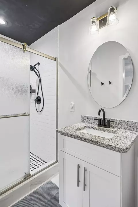Bath - 212 E Clark Blvd, Murfreesboro, TN 37130 photo 4 of 4