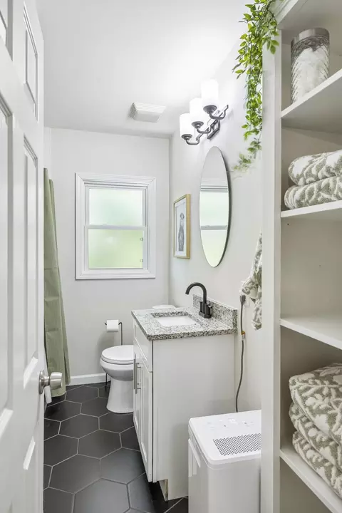 Bath - 212 E Clark Blvd, Murfreesboro, TN 37130 photo 1 of 4
