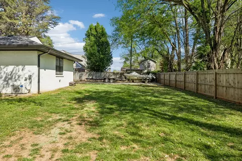 Exterior - 212 E Clark Blvd, Murfreesboro, TN 37130 photo 3 of 8
