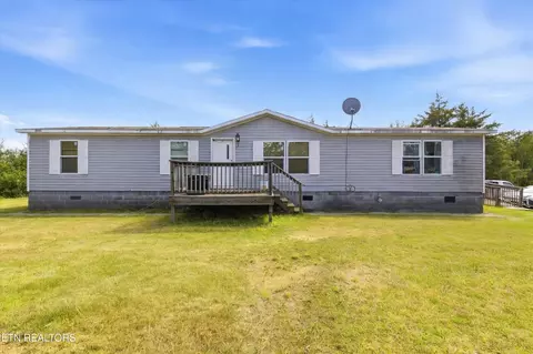 2124 Rainwater Rd, Dandridge, TN 37725
