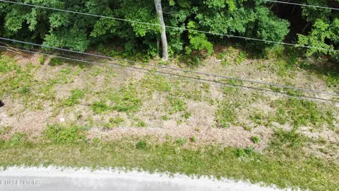 4010 Moonbeam Tr, Crossville, TN 38572