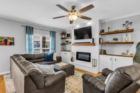 Living - 5233 Old Glory Ct, Murfreesboro, TN 37129 photo 2 of 2