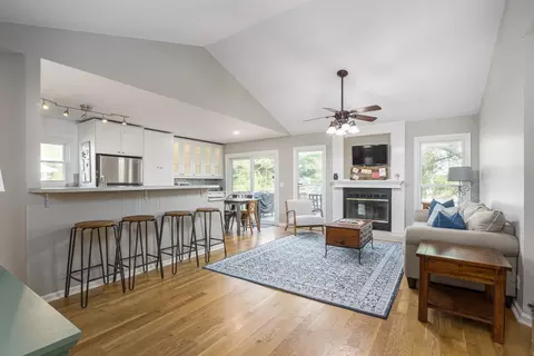 5037 English Village Dr, Nashville, TN 37211