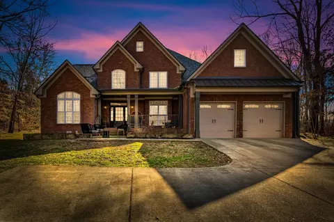 208 Scenic Dr, Dickson, TN 37055