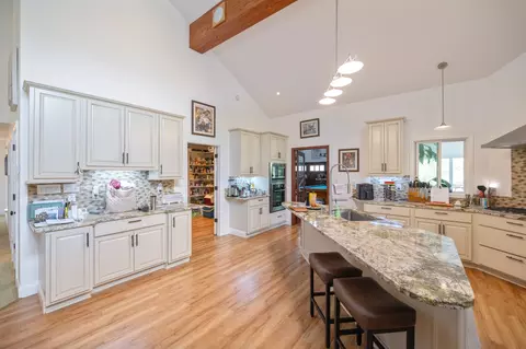 254 Kelley Ln, Scotts Hill, TN 38374
