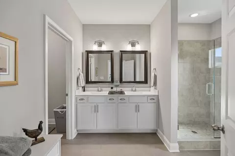 Bath - 1017 Violet St, Spring Hill, TN 37174 photo 1 of 5