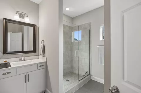Bath - 1017 Violet St, Spring Hill, TN 37174 photo 2 of 5