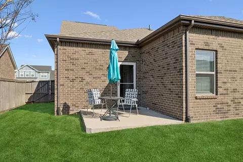 Exterior - 1017 Violet St, Spring Hill, TN 37174 photo 4 of 10