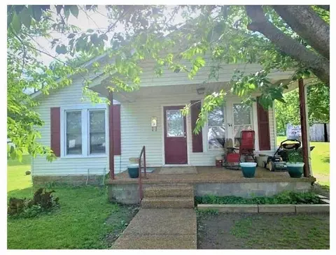 314 S Oak St, Hohenwald, TN 38462