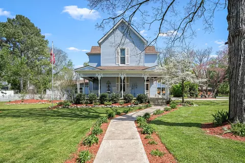 202 High St, Bell Buckle, TN 37020