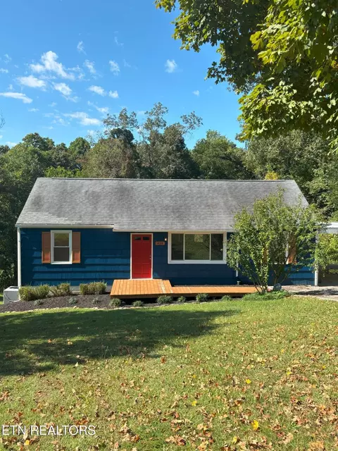 408 Oakcrest Rd, Knoxville, TN 37912