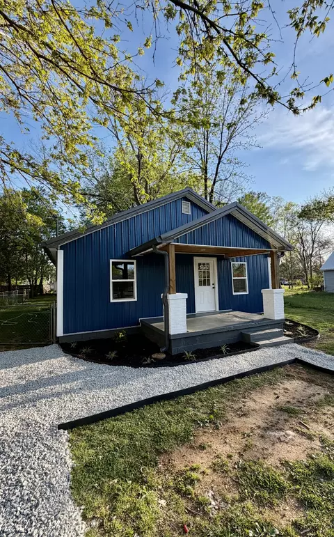 509 3rd St, Lawrenceburg, TN 38464