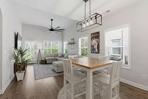360 Banbury Dr, Gallatin, TN 37066