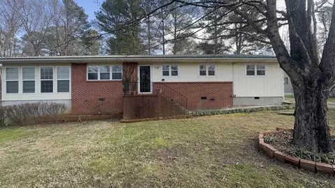 233 Rainbow Dr, Rossville, GA 30741