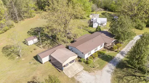 4195 Morrison Creek Rd, Clifton, TN 38425