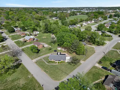 1801 Apex Dr, Clarksville, TN 37040