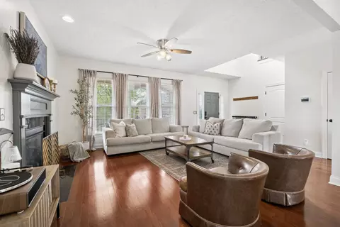 7720 Sunbar Ln, Nashville, TN 37211