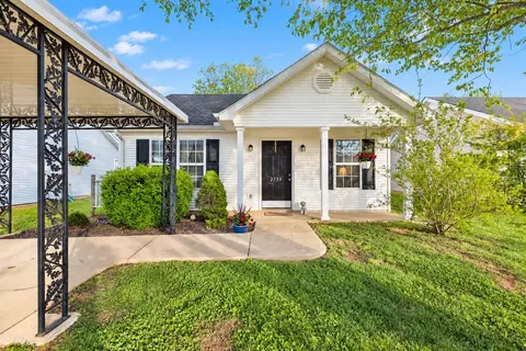 2739 Oxford Hall Ave, Murfreesboro, TN 37128