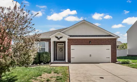 257 Autumn Terrace Ln, Clarksville, TN 37040