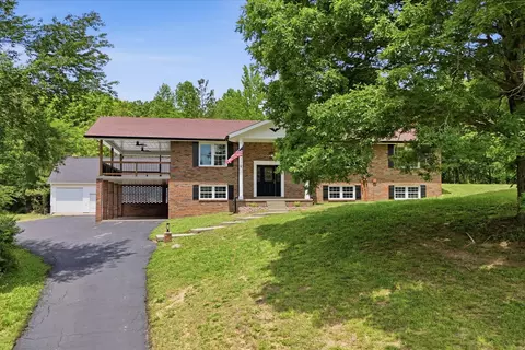 1802 Waynesboro Hwy, Hohenwald, TN 38462