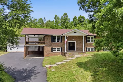 1802 Waynesboro Hwy, Hohenwald, TN 38462