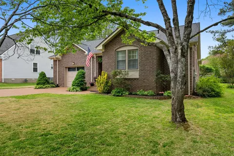 Exterior - 215 Devrow Ct, Franklin, TN 37064 photo 5 of 13