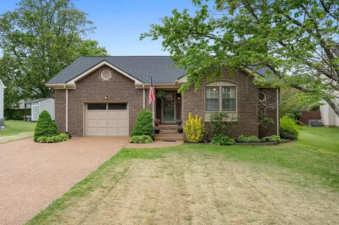 Exterior - 215 Devrow Ct, Franklin, TN 37064 photo 3 of 13