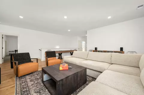 Living - 520 Gresham Ln, Murfreesboro, TN 37129 photo 5 of 5