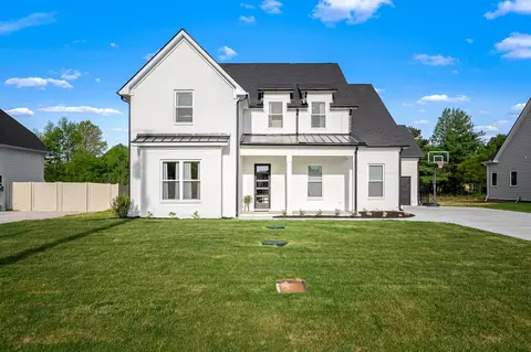 Exterior - 520 Gresham Ln, Murfreesboro, TN 37129 photo 4 of 6