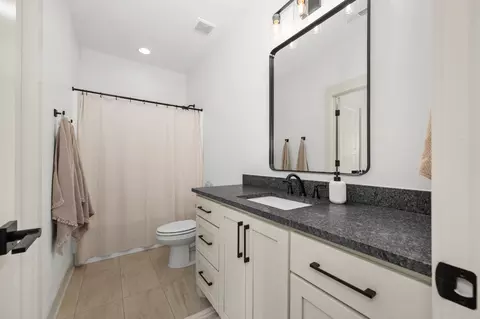 Bath - 520 Gresham Ln, Murfreesboro, TN 37129 photo 4 of 4