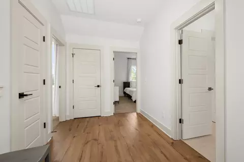 Entry Way - 520 Gresham Ln, Murfreesboro, TN 37129 photo 5 of 5