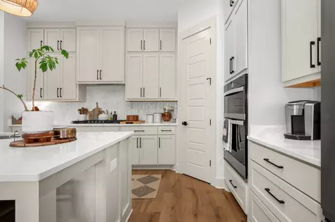 Kitchen - 520 Gresham Ln, Murfreesboro, TN 37129 photo 3 of 3