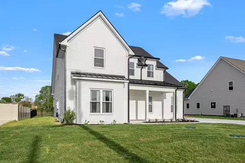 Exterior - 520 Gresham Ln, Murfreesboro, TN 37129 photo 5 of 6