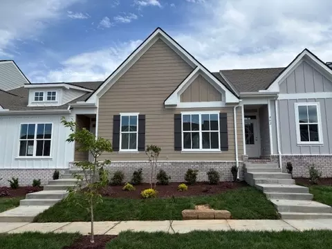 404 W Stonehaus Xing, Antioch, TN 37013