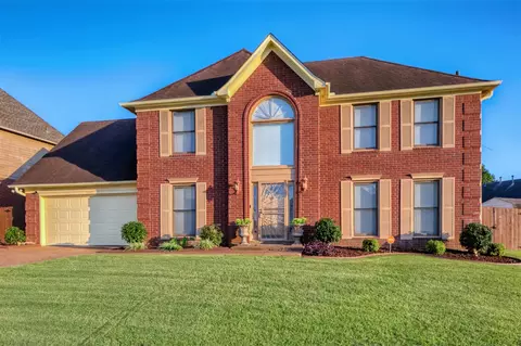 8893 Lindstrom Dr, Cordova, TN 38016