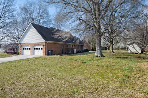 42 Hale Ct, Mcminnville, TN 37110