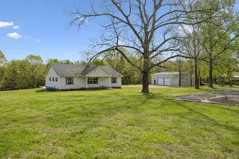 1235 Yell Rd, Lewisburg, TN 37091