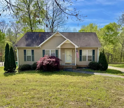 2099 Ferry Rd, Clarksville, TN 37040