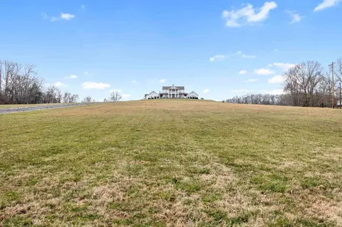 Exterior - 1103 Rogues Fork Rd, Bethpage, TN 37022 photo 8 of 36