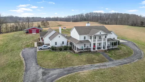 Exterior - 1103 Rogues Fork Rd, Bethpage, TN 37022 photo 7 of 36