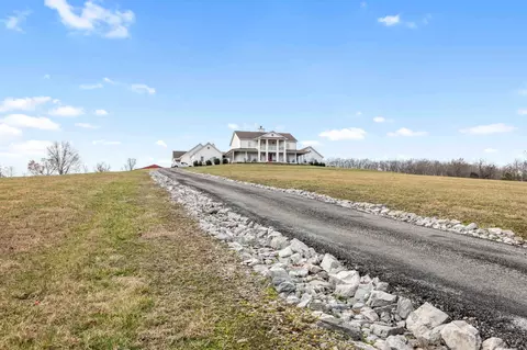 Exterior - 1103 Rogues Fork Rd, Bethpage, TN 37022 photo 9 of 36