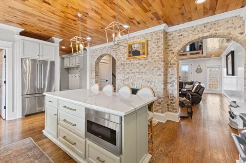 Kitchen - 1103 Rogues Fork Rd, Bethpage, TN 37022 photo 3 of 6