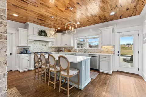 Kitchen - 1103 Rogues Fork Rd, Bethpage, TN 37022 photo 1 of 6