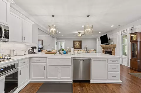 Kitchen - 1103 Rogues Fork Rd, Bethpage, TN 37022 photo 6 of 6
